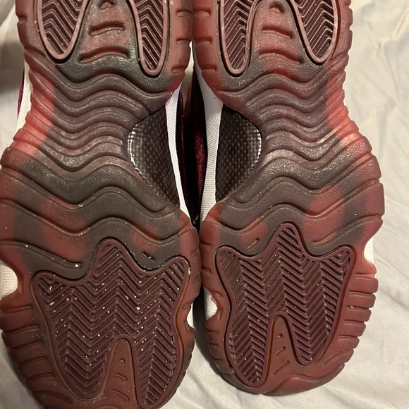Air Jordan 11 Retro GG Heiress Velvet size 4 (5.5 in Women) - Picture 9 of 9